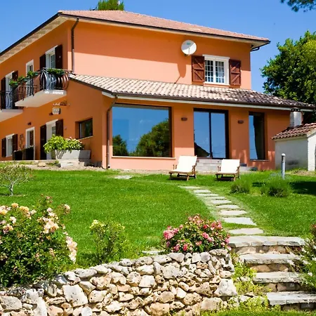 בית הארחה Bellafiora אוסימו